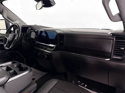 Used 2024 Chevrolet Silverado 2500 LT image 31