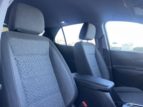 Used 2024 Chevrolet Equinox LT image 30