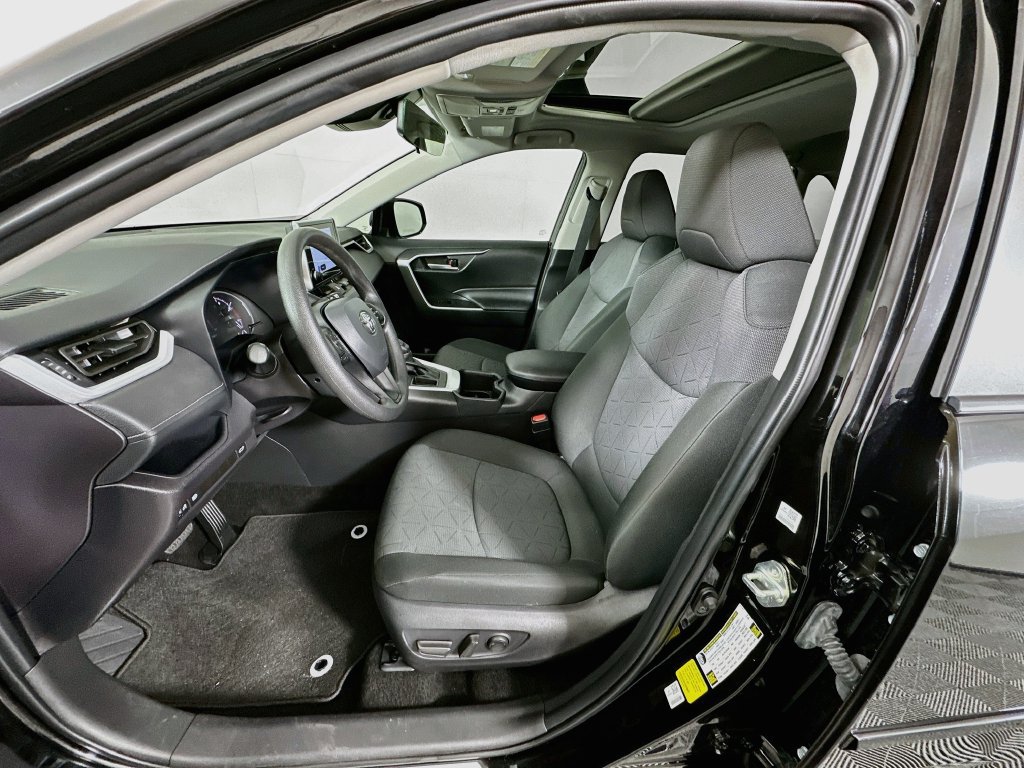 Certified 2025 Toyota RAV4 XLE w/ Convenience Package FWD image 21