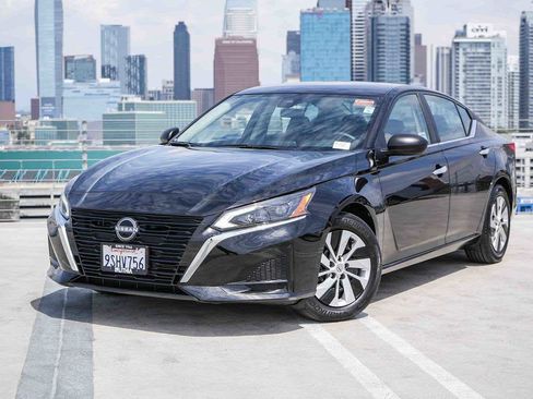 Used 2025 Nissan Altima 2.5 S FWD image 1