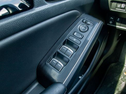 Used 2022 Honda Civic Sport Touring image 12