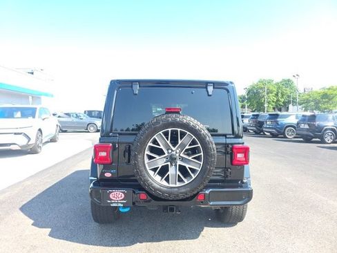 Used 2024 Jeep Wrangler High Altitude AWD/4WD image 3