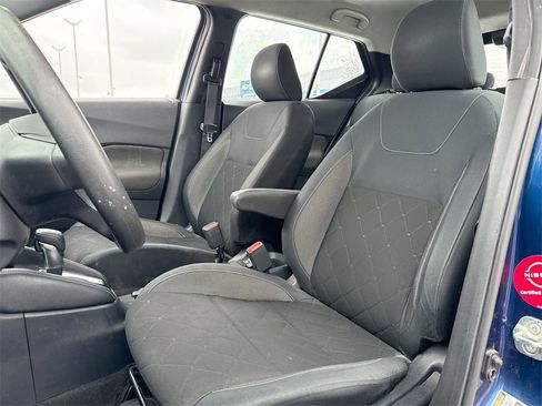Used 2020 Nissan Kicks SV image 11