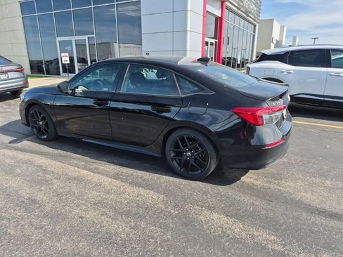 Used 2023 Honda Civic Sport image 3