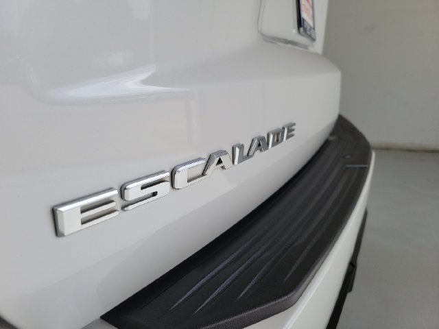 Used 2022 Cadillac Escalade Premium Luxury w/ Performance Package AWD/4WD image 9
