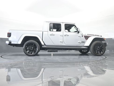 Used 2022 Jeep Gladiator Overland image 65