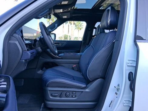 New 2026 INFINITI QX80 4WD image 21