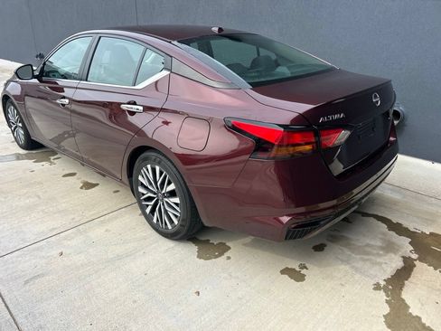 Used 2024 Nissan Altima 2.5 SV FWD image 6