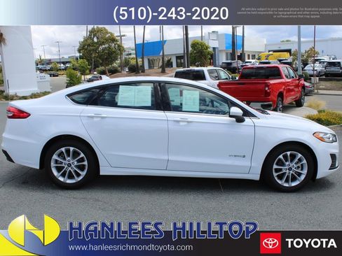 Used 2019 Ford Fusion SE FWD image 6