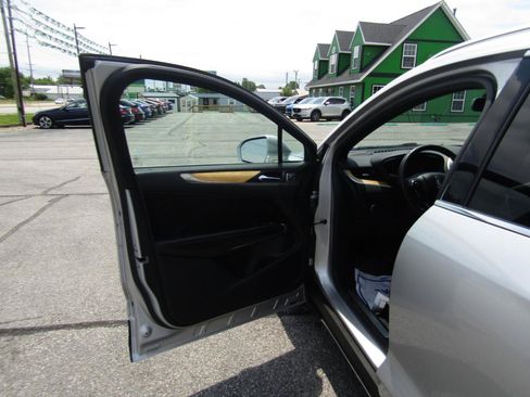 Used 2015 Lincoln MKC AWD w/ Equipment Group 101A Select image 10