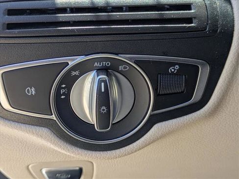 Used 2018 Mercedes-Benz GLC 300 image 10