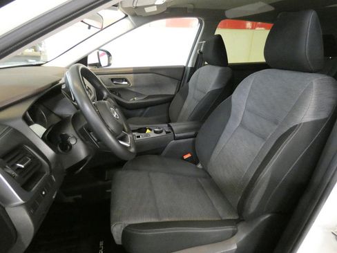 Used 2023 Nissan Rogue SV AWD/4WD image 9
