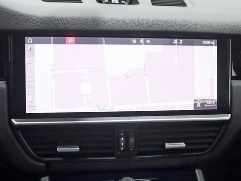 Used 2021 Porsche Cayenne S image 17