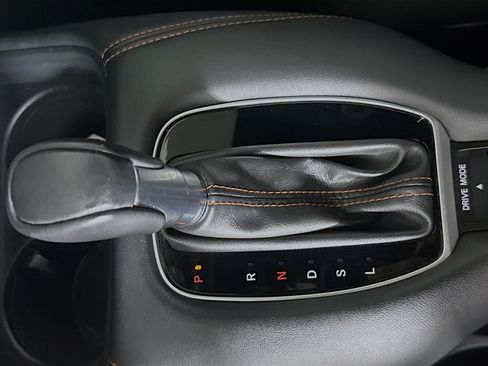 Used 2025 Honda HR-V Sport image 19