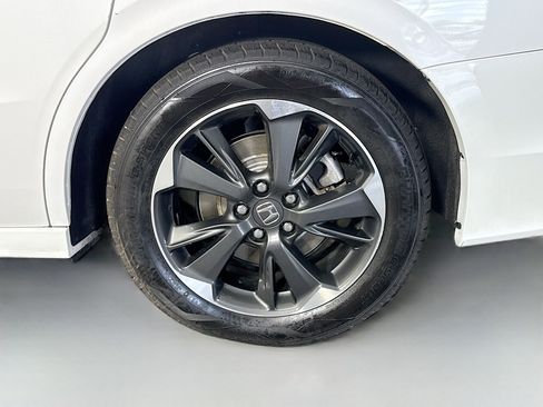 Used 2023 Honda Odyssey Elite image 37