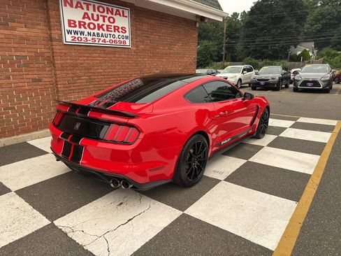 Used 2017 Ford Mustang Shelby GT350 RWD image 3