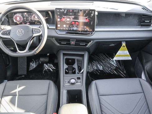 New 2026 Volkswagen Tiguan SE image 35
