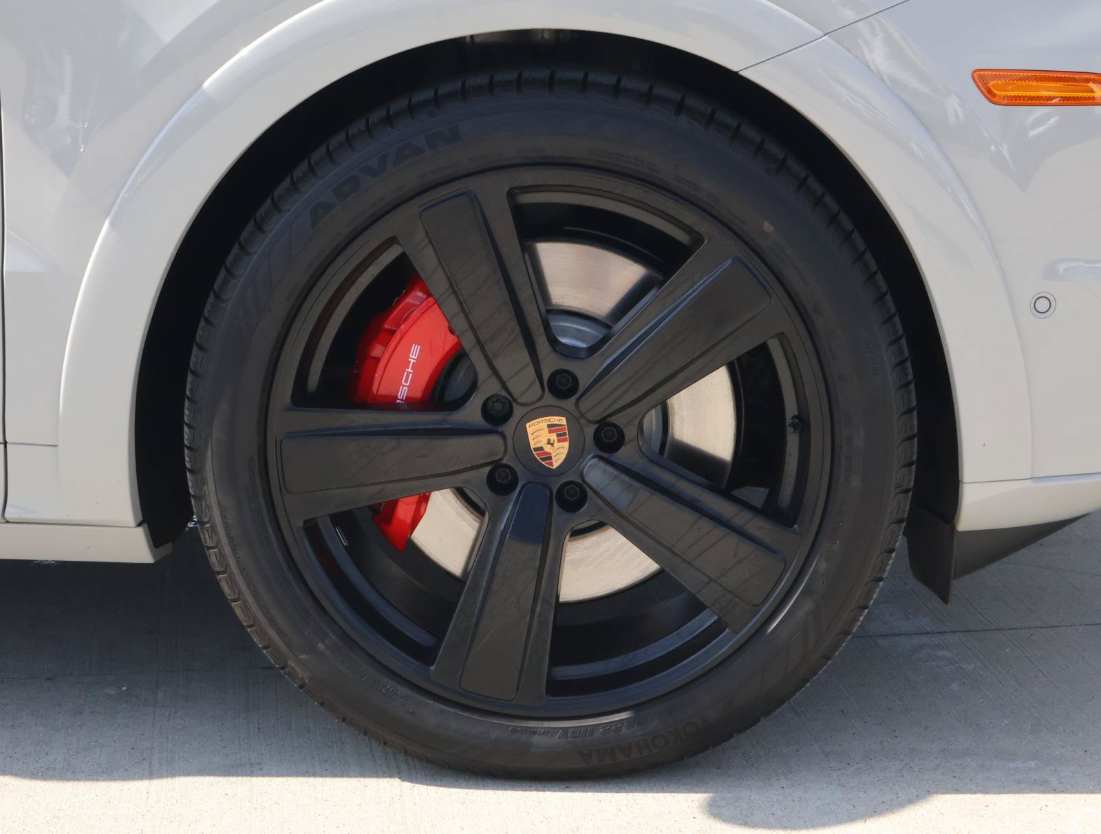 Used 2026 Porsche Cayenne GTS AWD/4WD image 9
