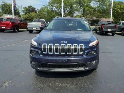 Used 2016 Jeep Cherokee Latitude AWD/4WD image 3