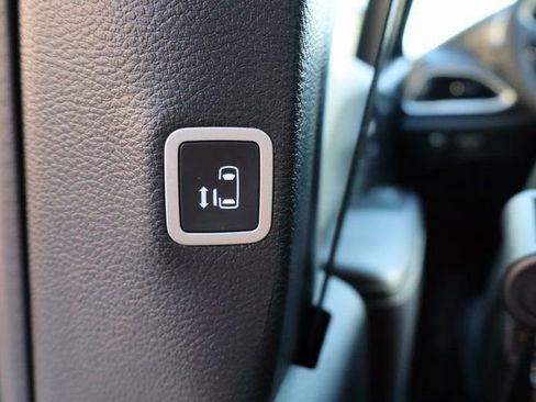 New 2026 Chrysler Pacifica Select w/ S Appearance Package image 47