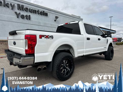 Used 2017 Ford F250 XLT w/ XLT Value Package image 3