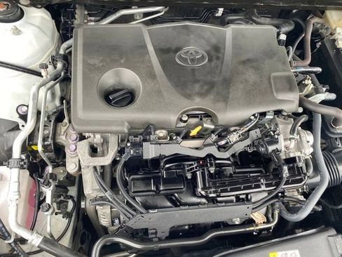 Used 2023 Toyota Camry SE image 19