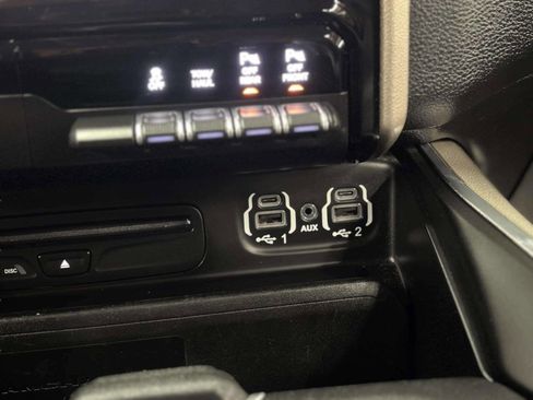 Used 2019 RAM 1500 Laramie image 34