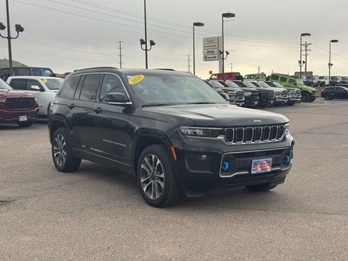 New 2024 Jeep Grand Cherokee Overland w/ Advanced Protech Group III image 9