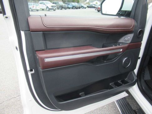 Used 2022 Ford Expedition Max Limited image 15