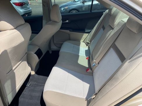 Used 2012 Toyota Camry LE FWD image 16