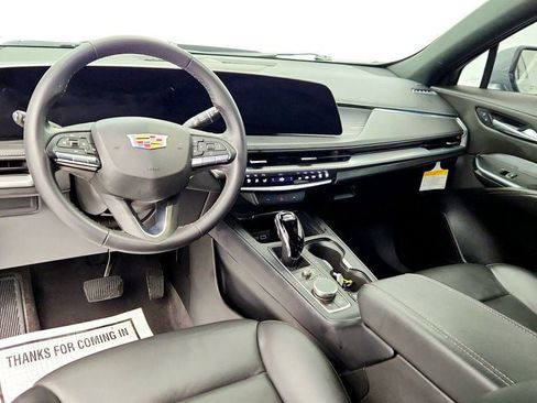 Used 2024 Cadillac XT4 Premium Luxury image 17