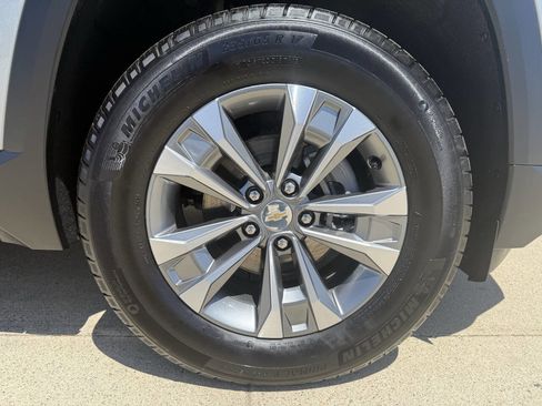 Used 2025 Chevrolet Equinox LT AWD/4WD image 10