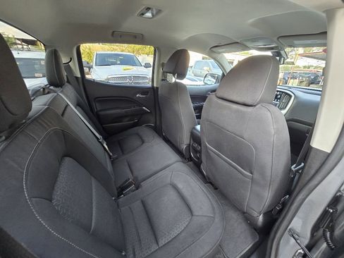 Used 2018 GMC Canyon SLE image 15