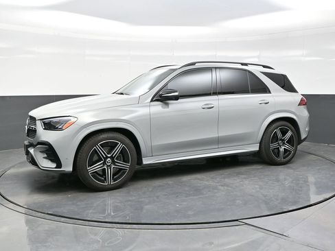 Used 2025 Mercedes-Benz GLE 450 4MATIC image 3