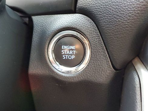 Certified 2022 Toyota RAV4 XLE image 33