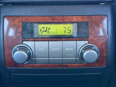 Used 2013 Toyota Highlander Limited AWD/4WD image 26