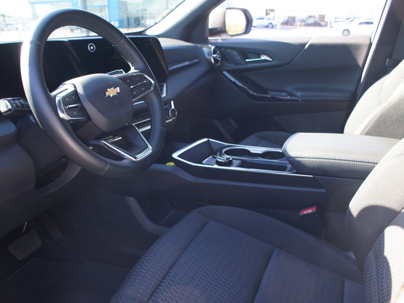 Used 2026 Chevrolet Equinox LT w/ Safety and Technology Package FWD image 12