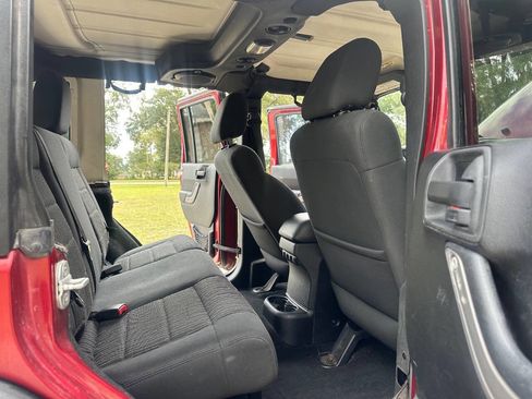 Used 2012 Jeep Wrangler Unlimited Sport image 12