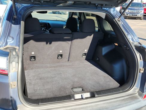 Used 2021 Jeep Cherokee Latitude image 8