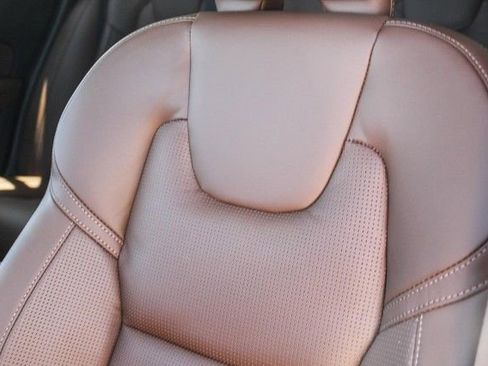 New 2025 Volvo V60 B5 Cross Country Ultra w/ Climate Package image 27