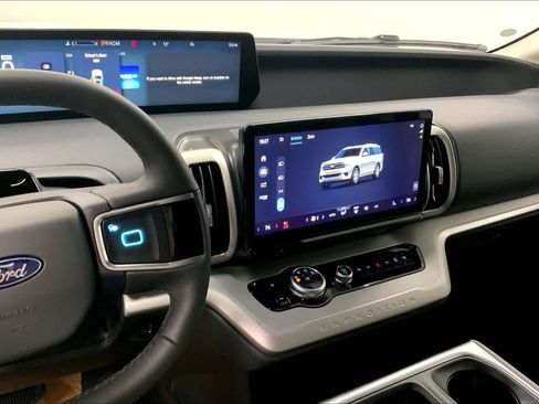 New 2025 Ford Expedition Max Active RWD image 5