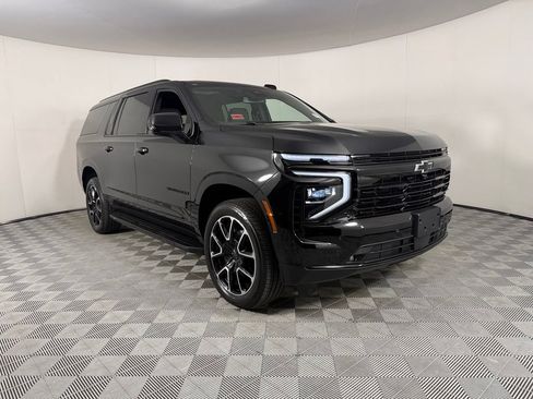 Used 2026 Chevrolet Suburban RST w/ Sun And Tow Package AWD/4WD image 4
