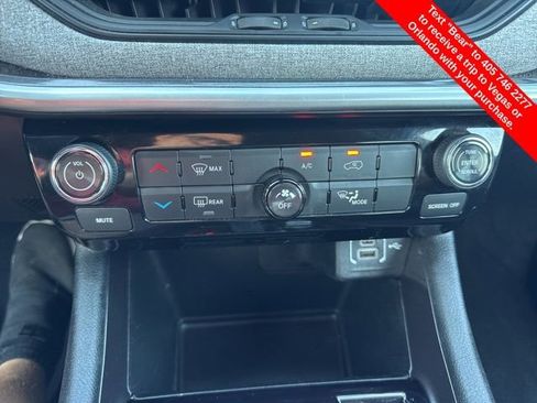 Used 2024 Jeep Compass Latitude image 24