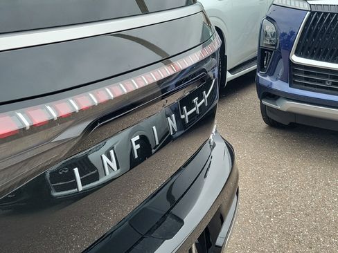 New 2026 INFINITI QX80 Luxe image 6