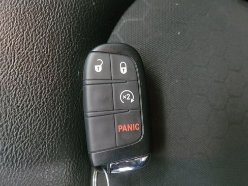 Used 2018 Jeep Compass Latitude w/ Popular Equipment Group image 32