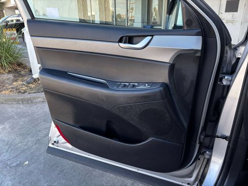 Used 2025 Hyundai Palisade SEL FWD image 18