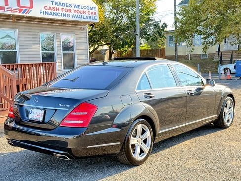 Used 2011 Mercedes-Benz S 550 4MATIC image 4