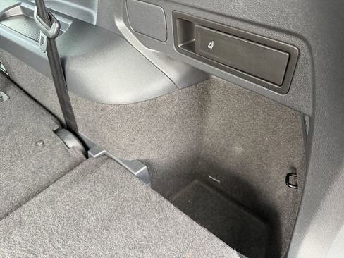 Used 2021 Volkswagen Tiguan SE R-Line image 37