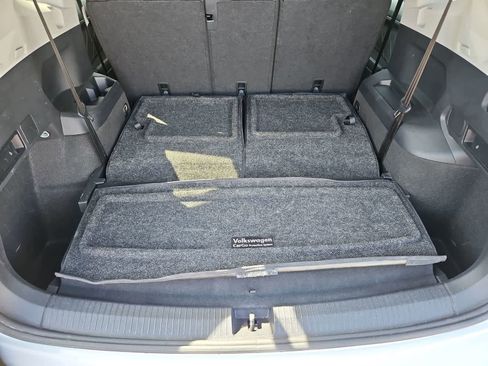 Used 2024 Volkswagen Tiguan SE FWD image 35