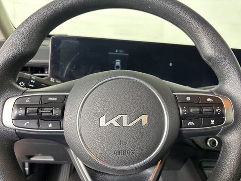 Used 2025 Kia K5 LXS FWD image 11